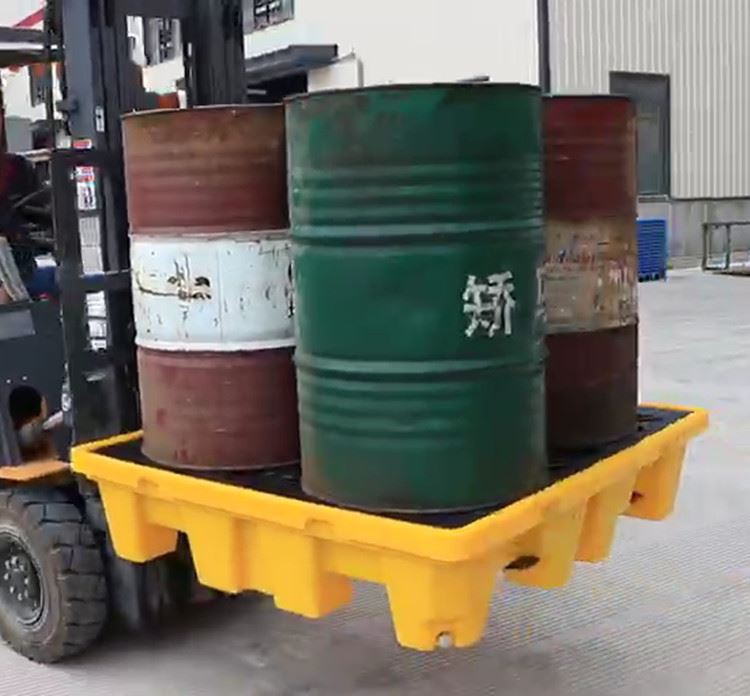 four barrel spill pallet 6